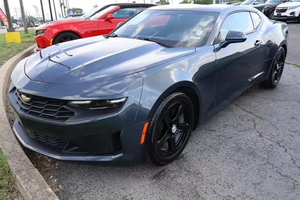 2020 Chevrolet Camaro Coupe 1LT photo 1