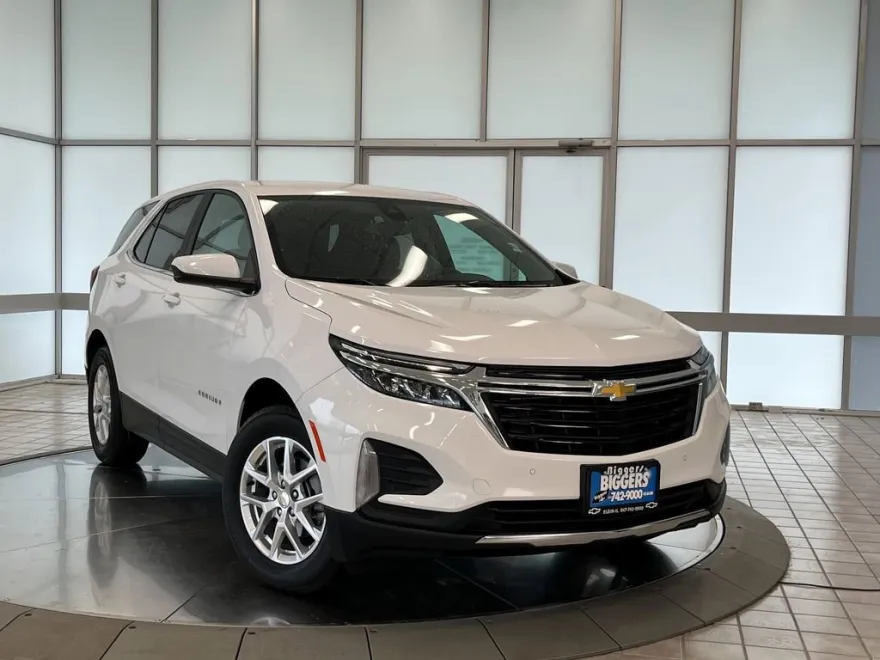 2022 Chevrolet Equinox LT photo 1