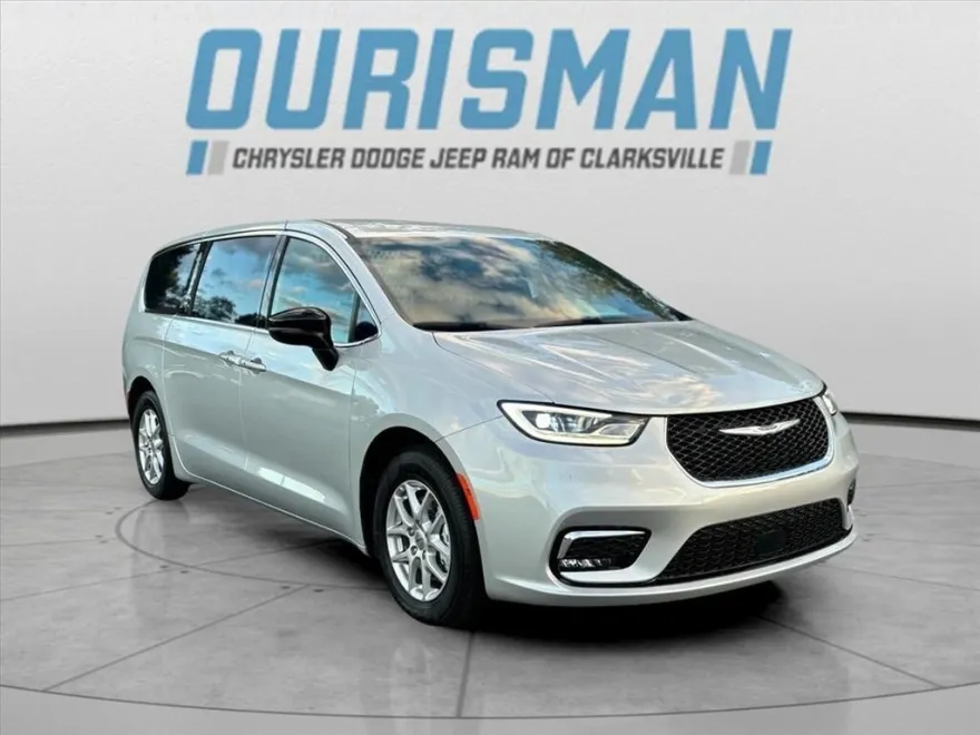2024 Chrysler Pacifica Touring photo 1