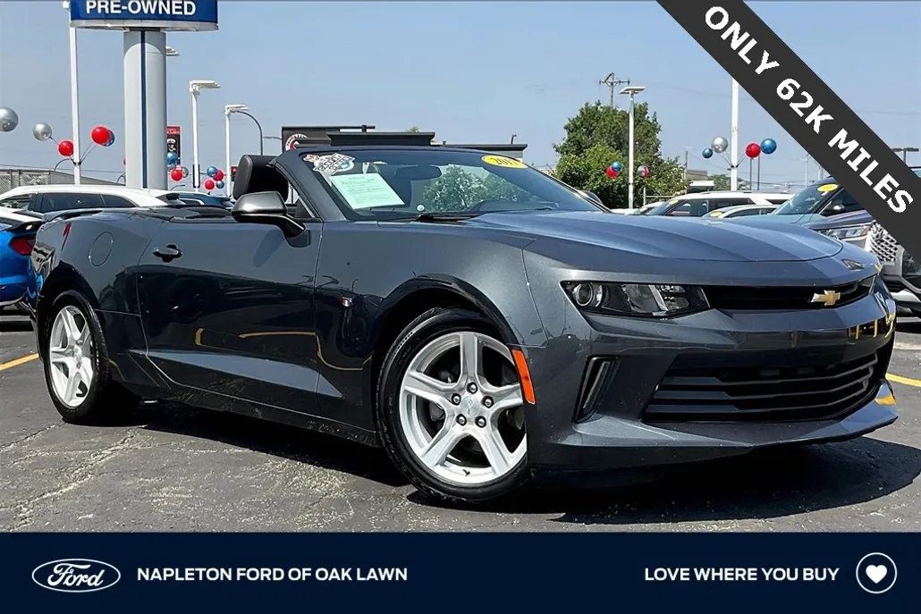 2017 Chevrolet Camaro 2LT photo 1