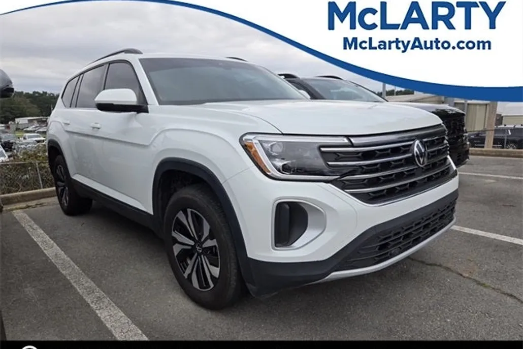 2024 Volkswagen Atlas SE photo 1