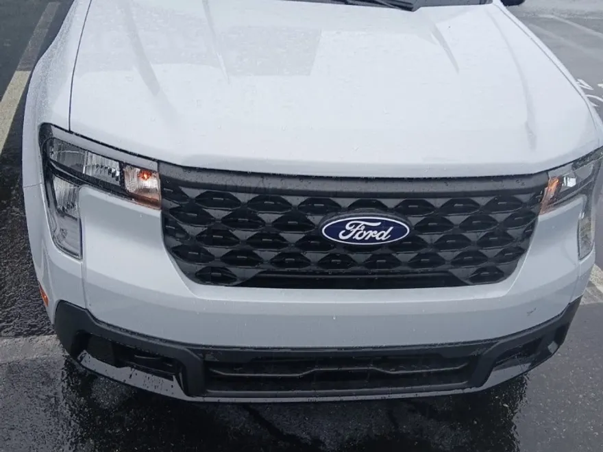2025 Ford Maverick XLT photo 1