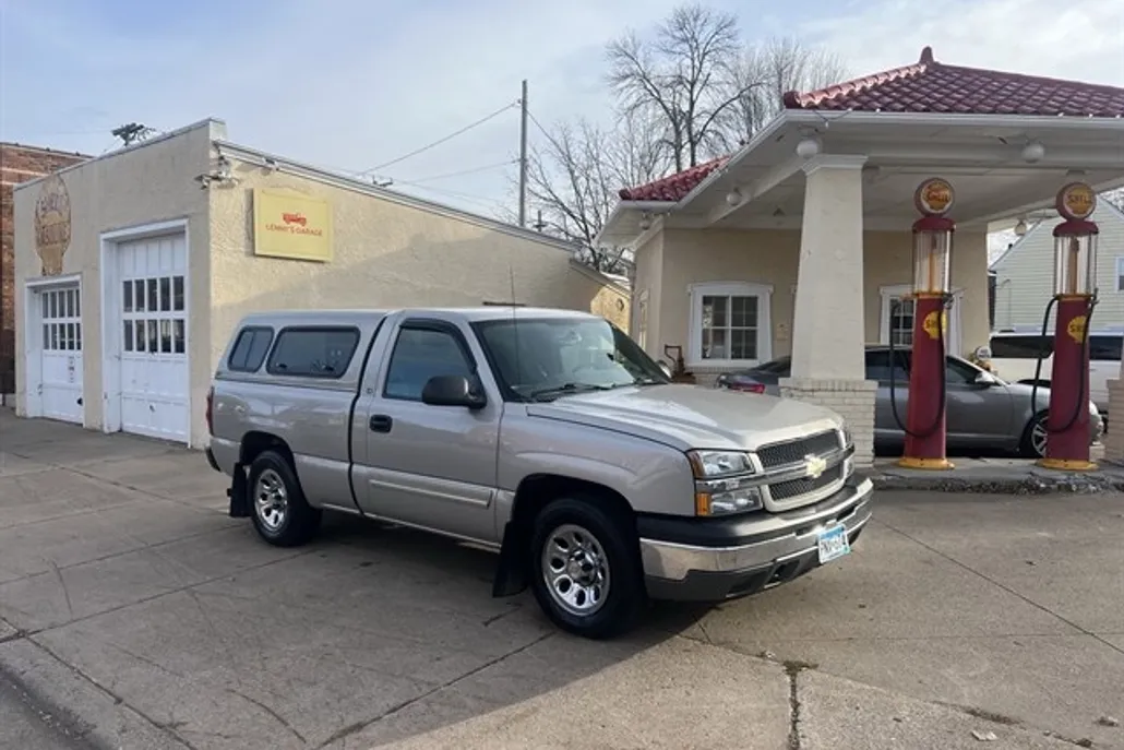 2005 Chevrolet Silverado 1500 LS photo 1