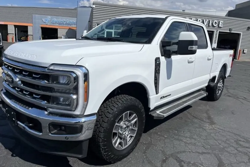2023 Ford F-350 Lariat photo 1