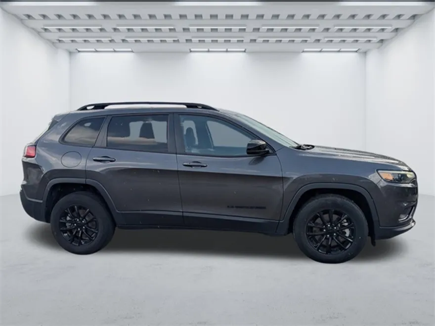 2023 Jeep Cherokee Altitude photo 1