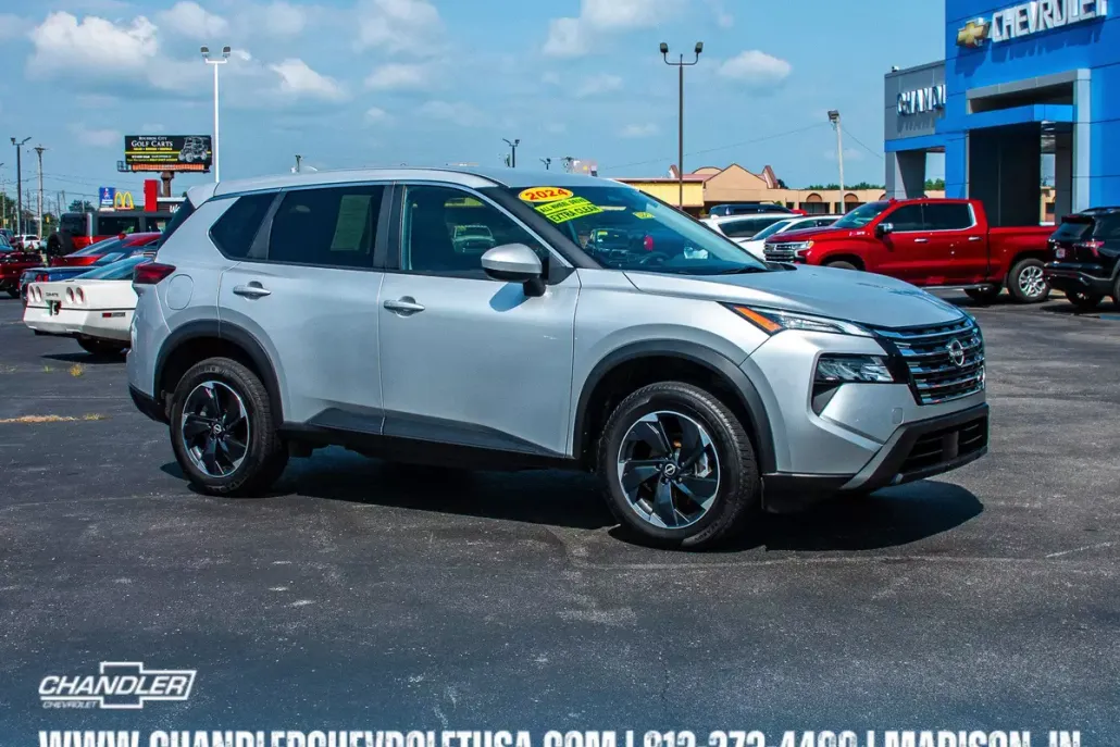2024 Nissan Rogue SV photo 1