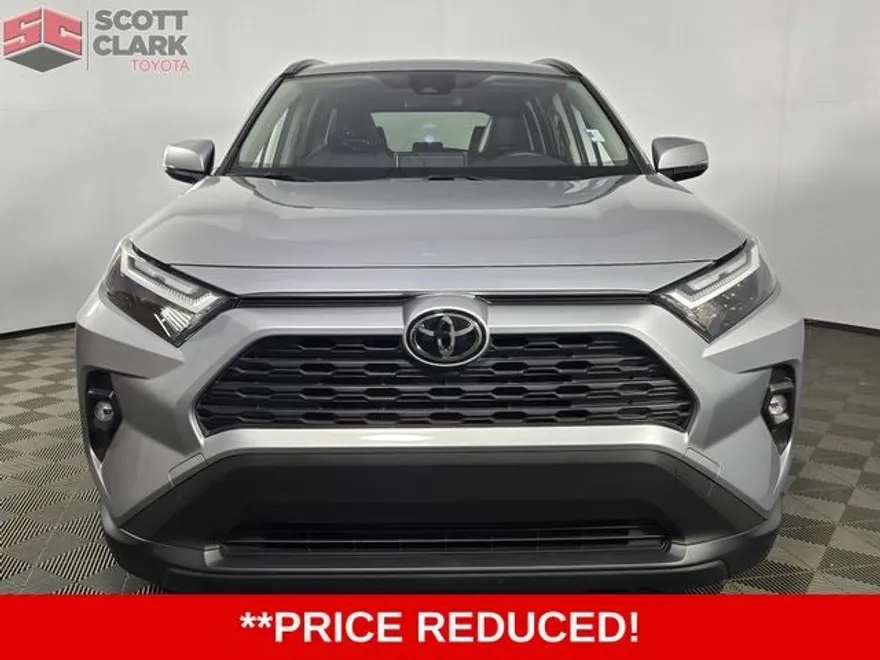 2023 Toyota RAV4 XLE Premium photo 1