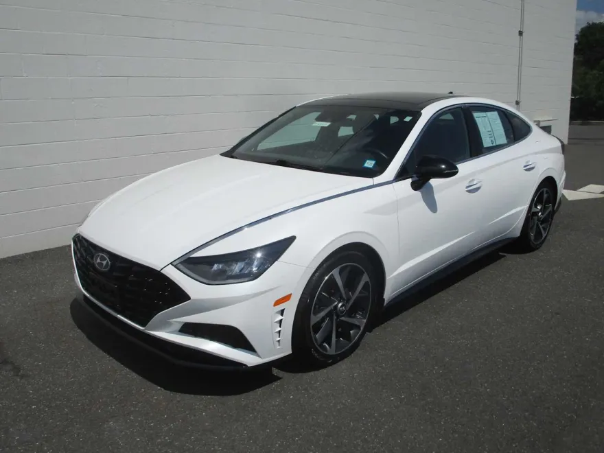 2022 Hyundai Sonata SEL Plus photo 1