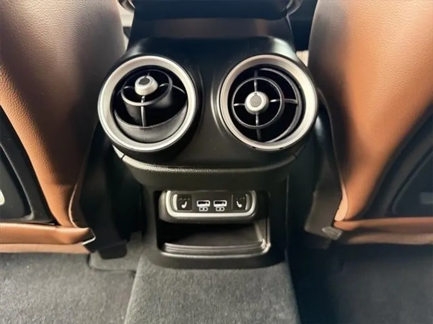 2024 Alfa Romeo Stelvio Ti photo 15