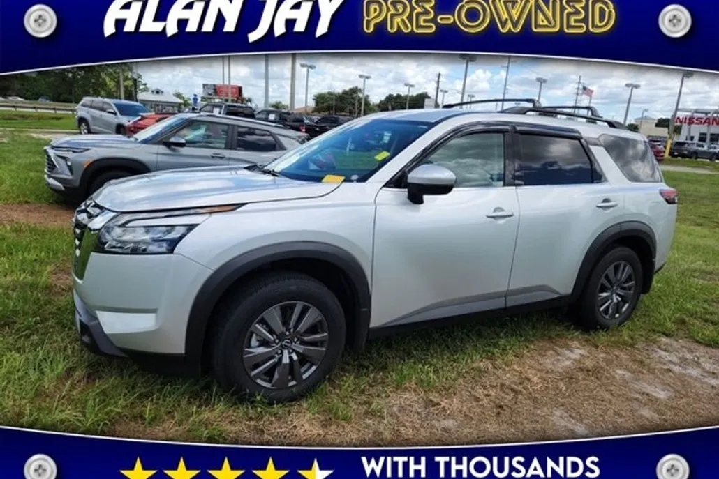 2025 Nissan Pathfinder SV photo 1
