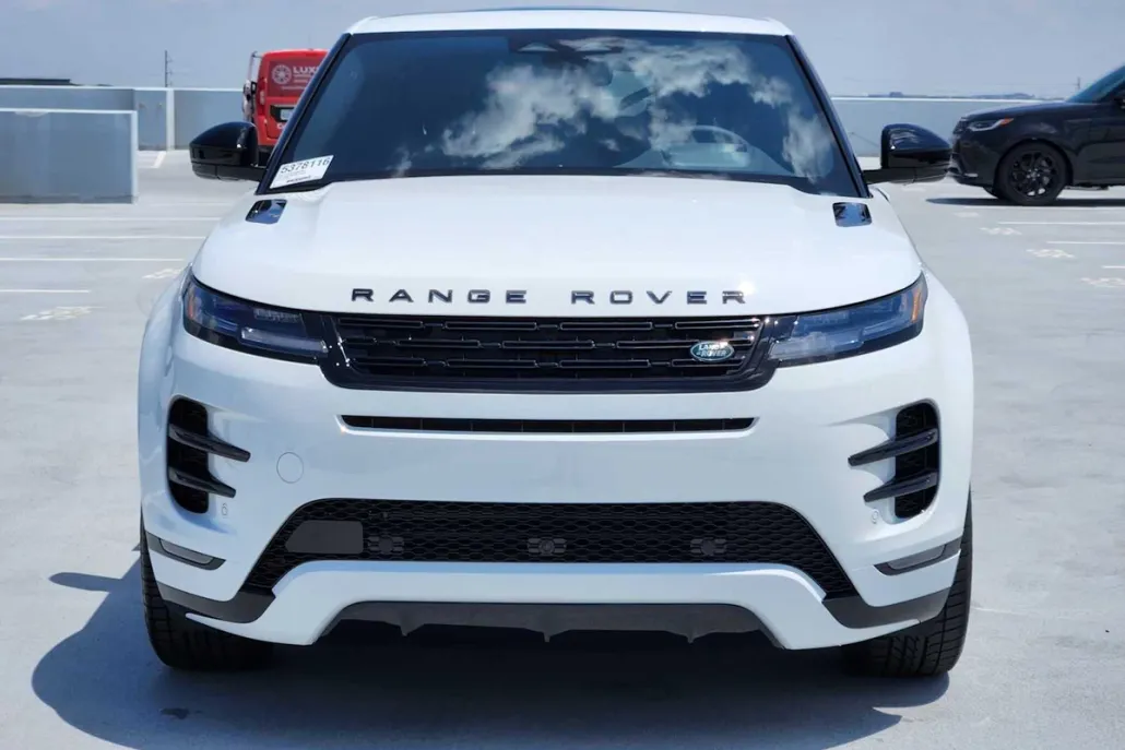 2026 Land Rover Range Rover Evoque Dynamic SE photo 1