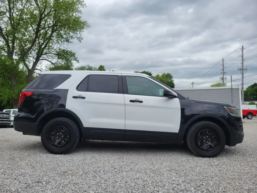 2017 Ford Explorer photo 1