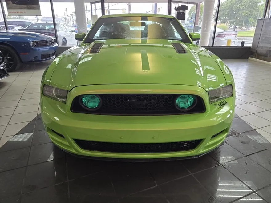 2013 Ford Mustang GT photo 1
