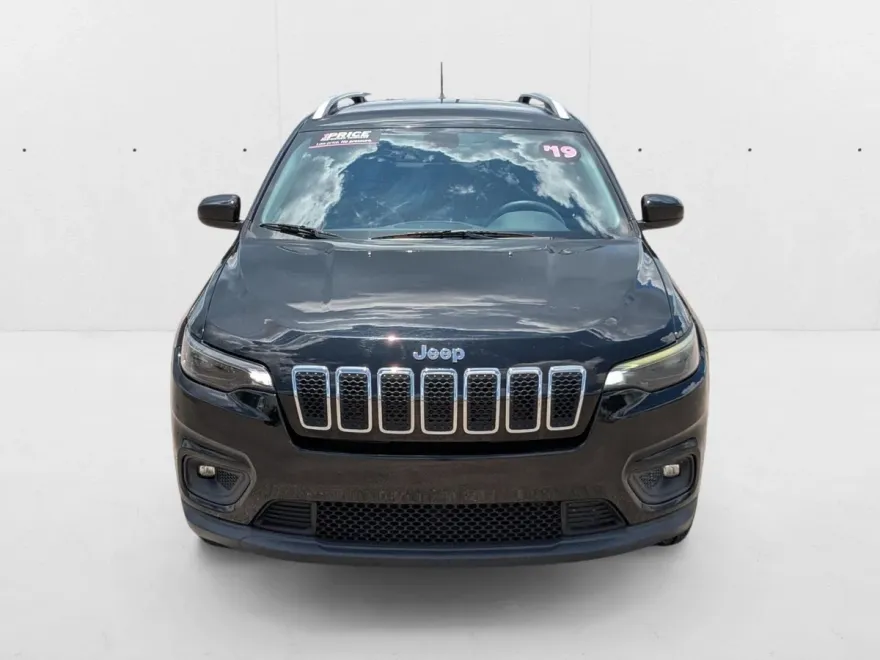 2019 Jeep Cherokee Latitude photo 1