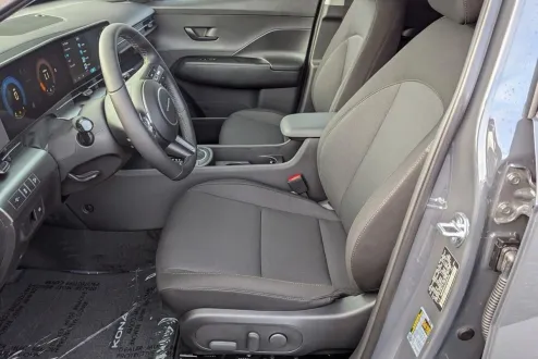 2025 Hyundai Kona SEL photo 2