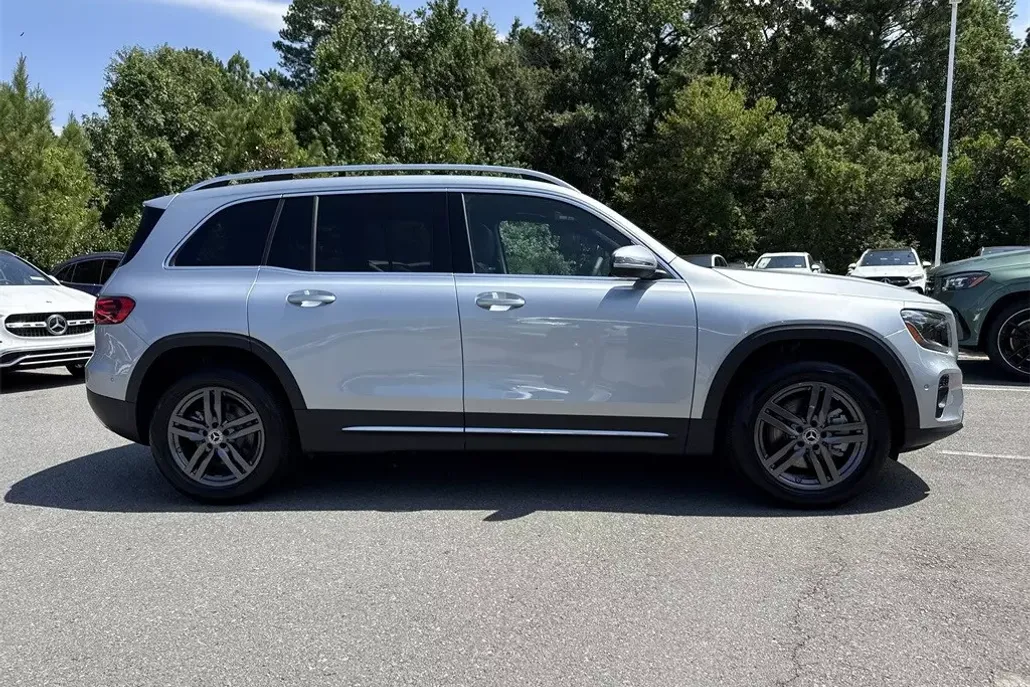 2026 Mercedes Benz GLB 250 4MATIC photo 1