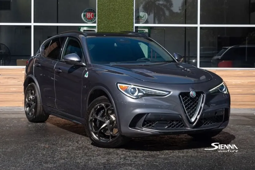 2018 Alfa Romeo Stelvio Quadrifoglio photo 1