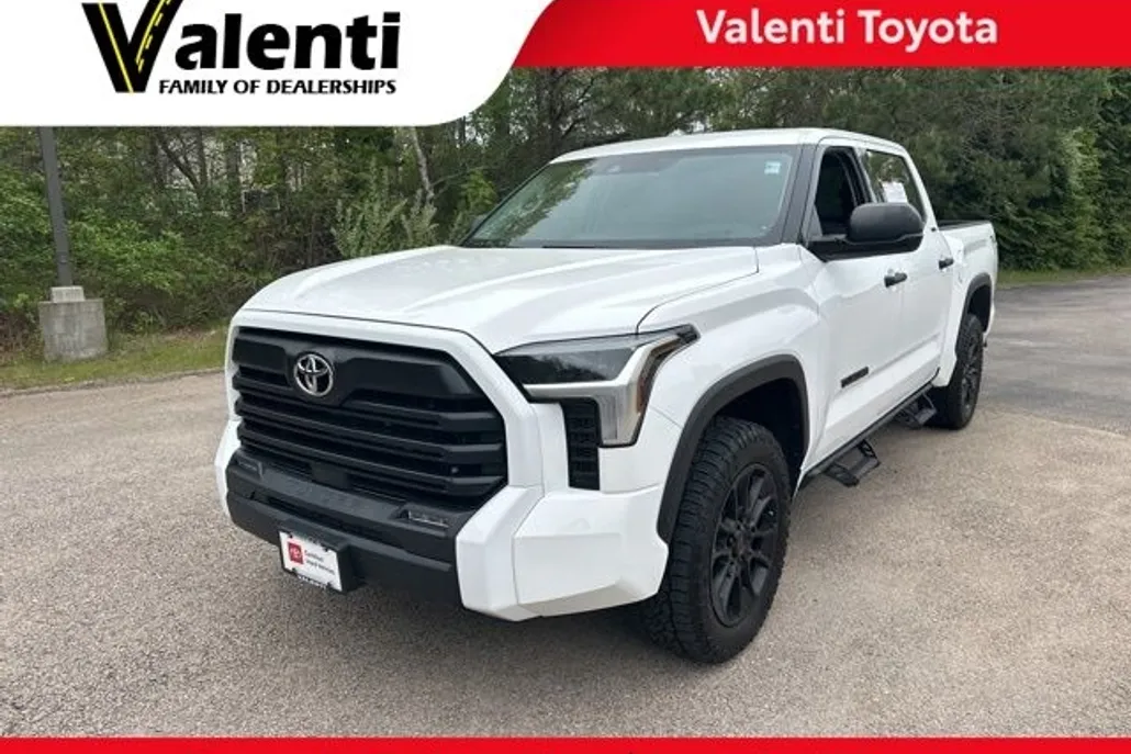 2023 Toyota Tundra SR5 photo 1