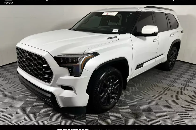 2024 Toyota Sequoia SR5 photo 1