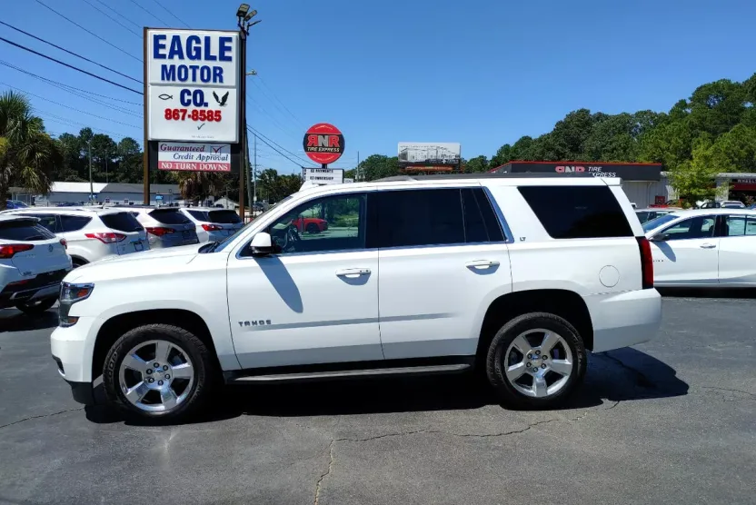 2016 Chevrolet Tahoe LT photo 1
