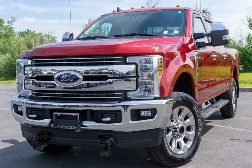 2019 Ford F-350 Lariat photo 1