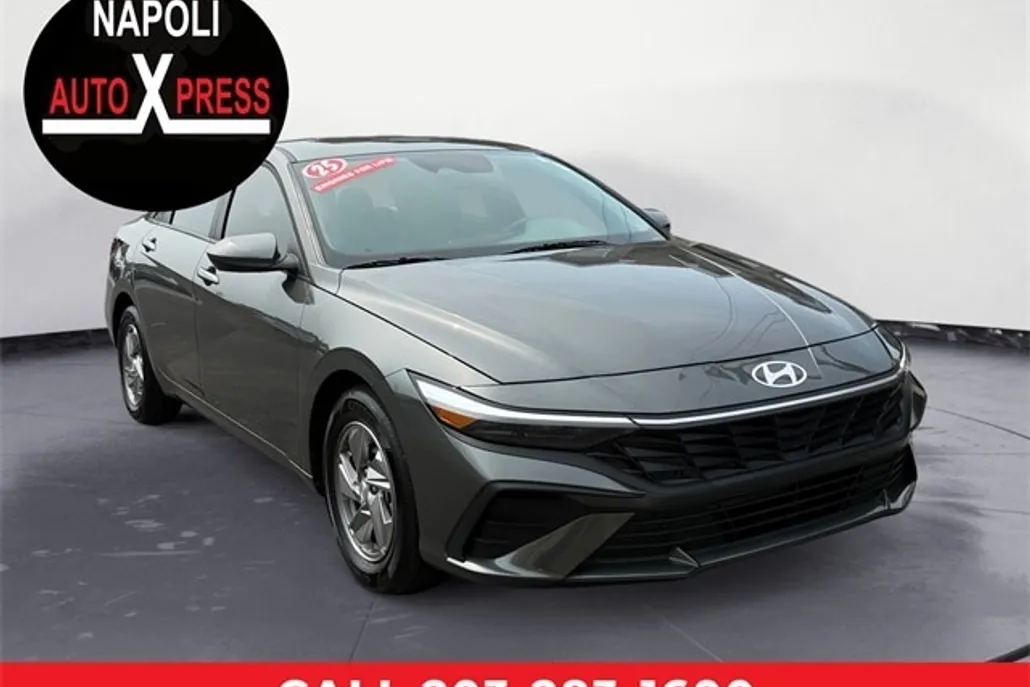 2025 Hyundai Elantra SE photo 1