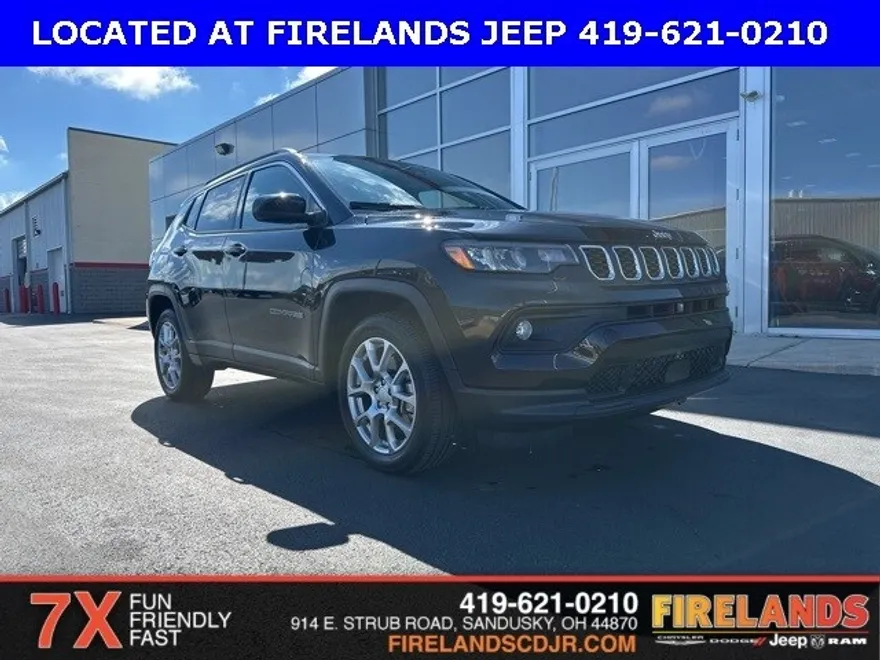 2024 Jeep Compass Latitude Lux photo 1