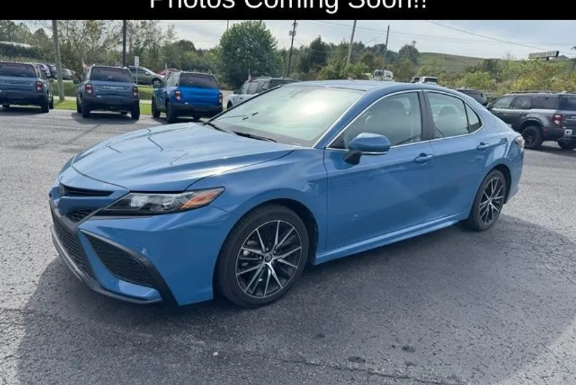 2024 Toyota Camry SE photo 1
