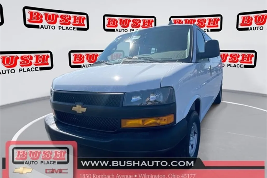 2025 Chevrolet Express Cargo 3500 photo 1