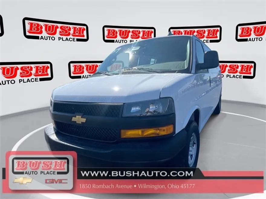2025 Chevrolet Express Cargo 3500 photo 1
