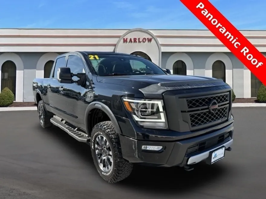 2021 Nissan Titan PRO-4X photo 1