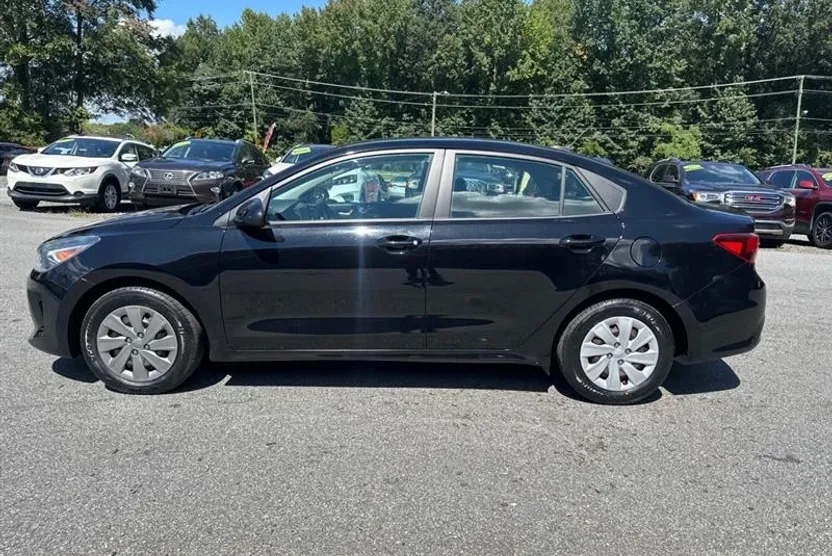 2020 Kia Rio LX photo 1