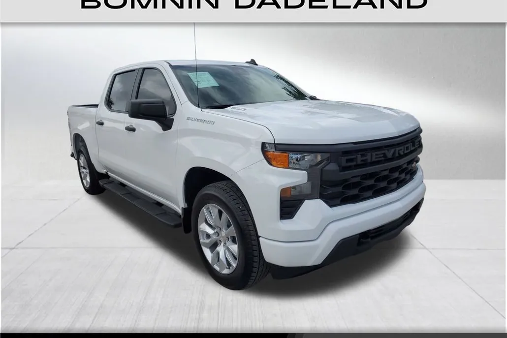 2025 Chevrolet Silverado 1500 Custom photo 1