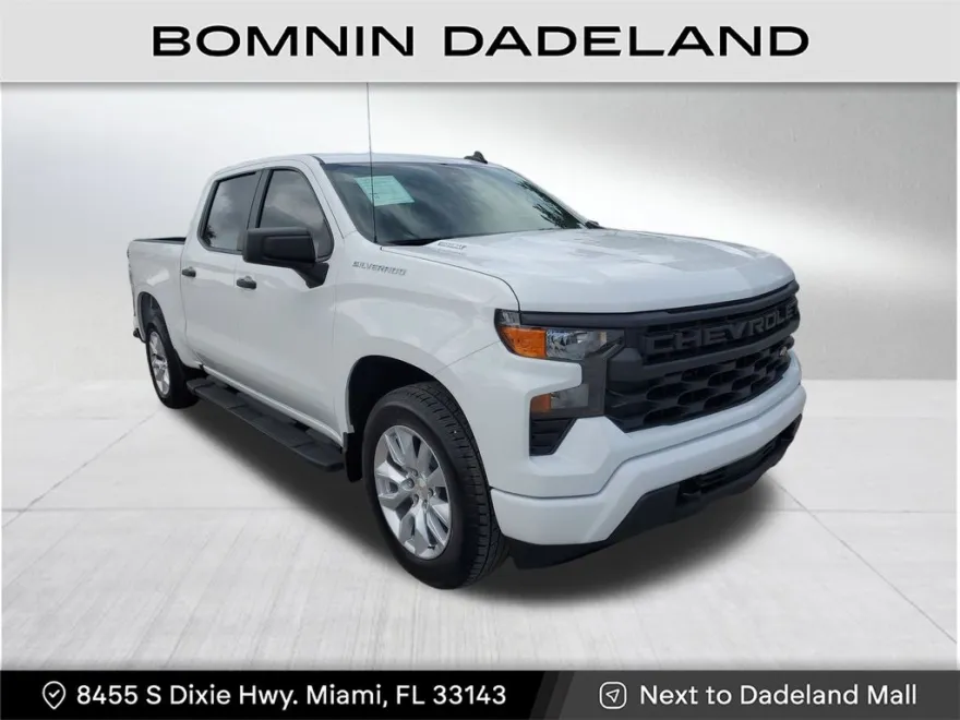 2025 Chevrolet Silverado 1500 Custom photo 1