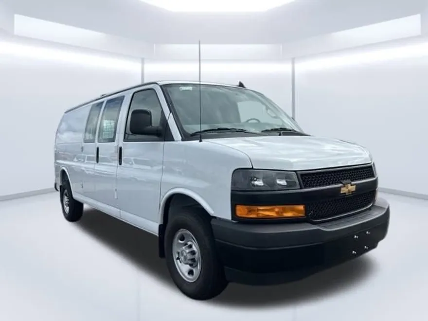 2025 Chevrolet Express Cargo 2500 photo 1