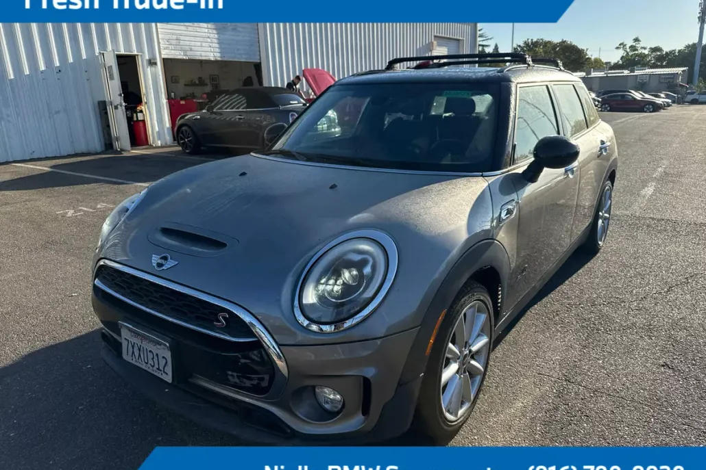 2017 Mini Clubman Base S ALL4 photo 1