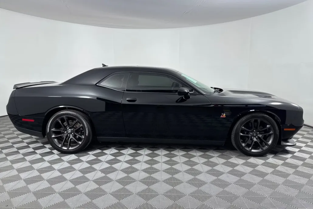 2021 Dodge Challenger R/T Scat Pack photo 1