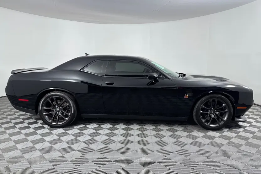 2021 Dodge Challenger R/T Scat Pack photo 1