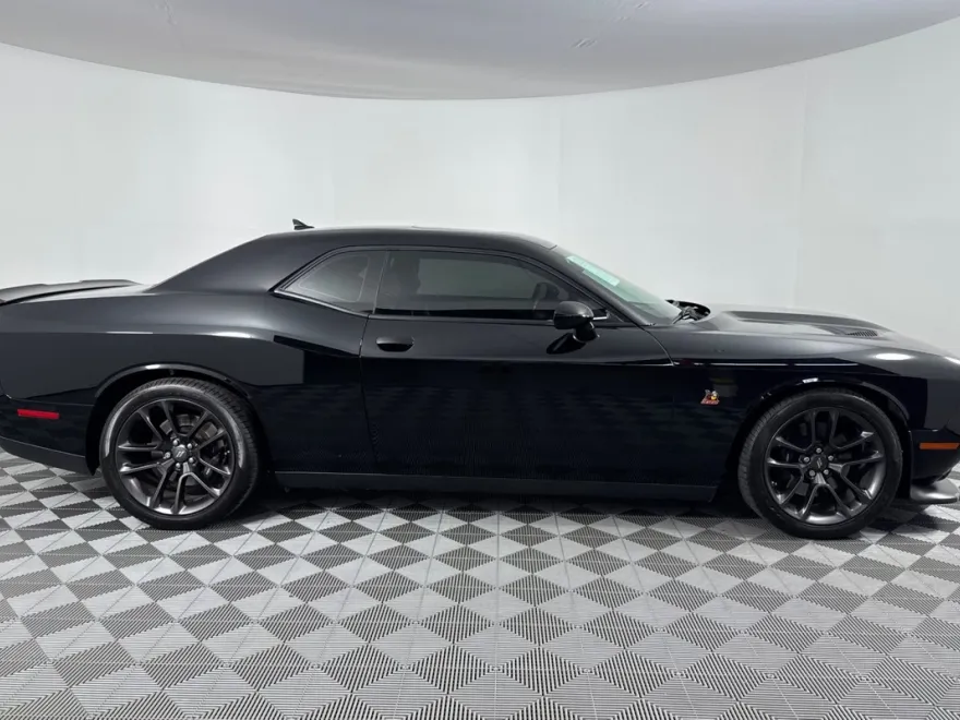 2021 Dodge Challenger R/T Scat Pack photo 1