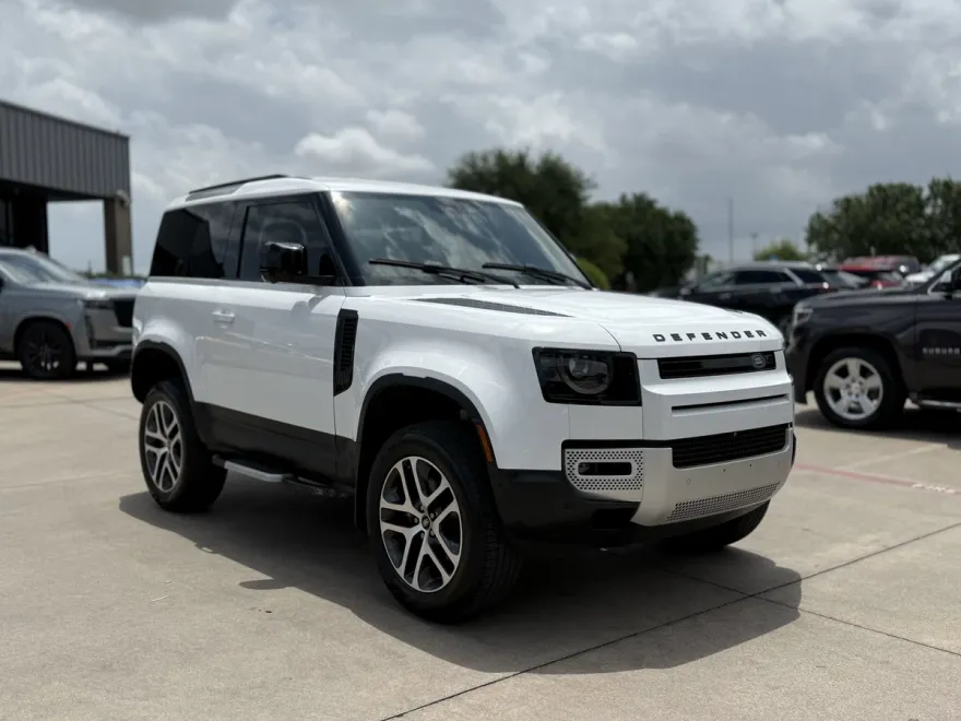 2023 Land Rover Defender S photo 1