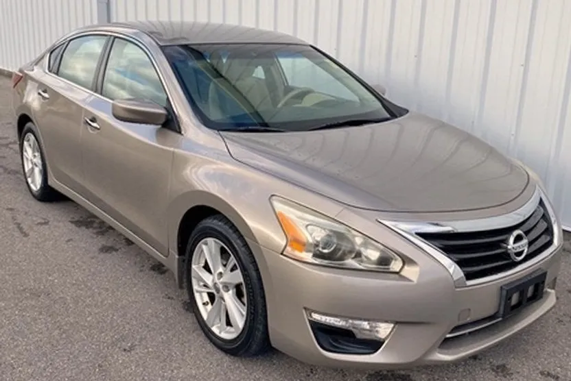 2013 Nissan Altima 2.5 SV photo 1