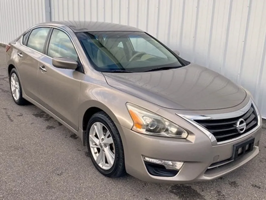 2013 Nissan Altima 2.5 SV photo 1