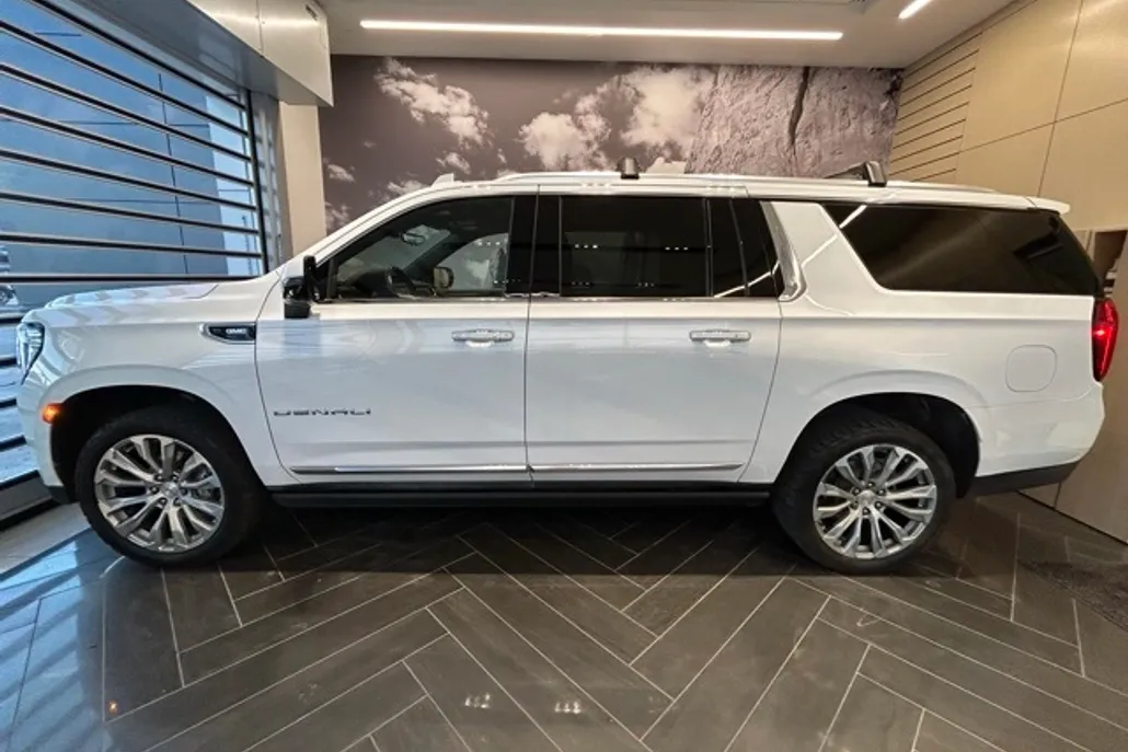 2022 Gmc Yukon XL Denali photo 1