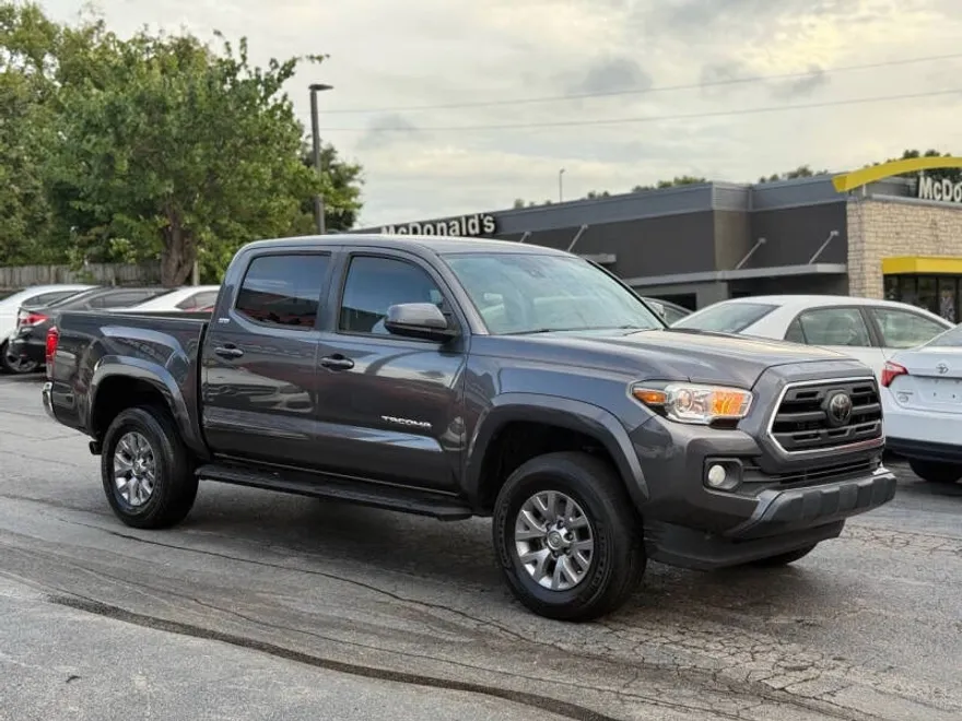2019 Toyota Tacoma SR5 V6 photo 1