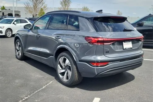 2025 Audi Q6 E-tron Premium Plus photo 3