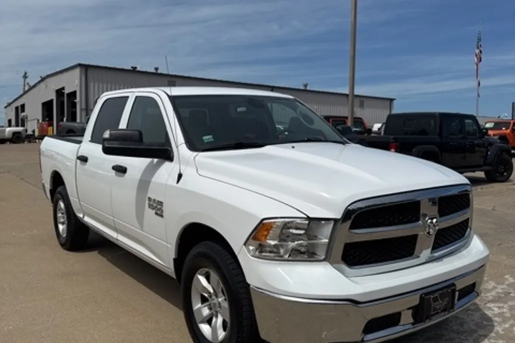 2023 Ram 1500 Classic SLT photo 1
