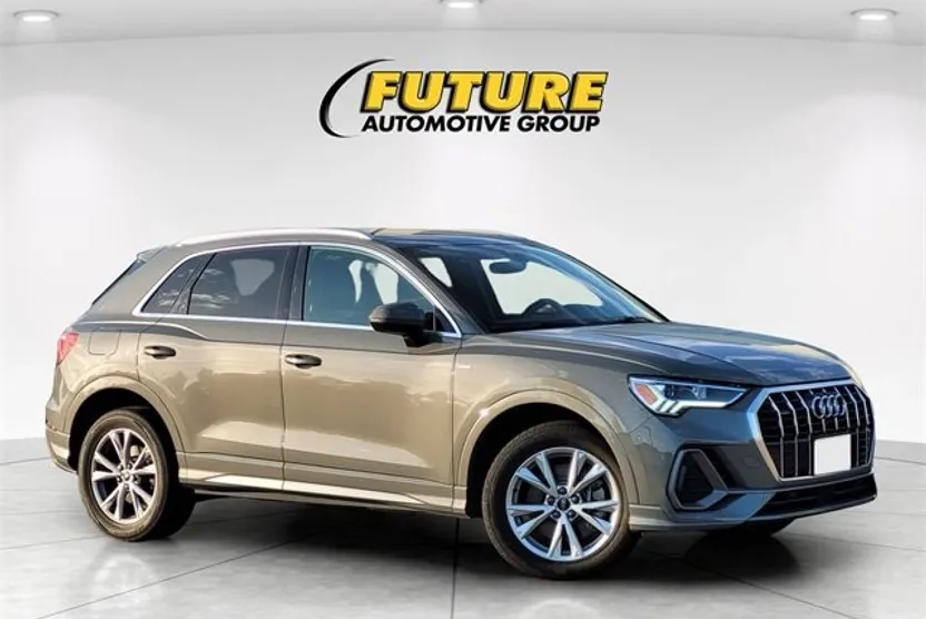 2023 Audi Q3 S line Premium photo 1