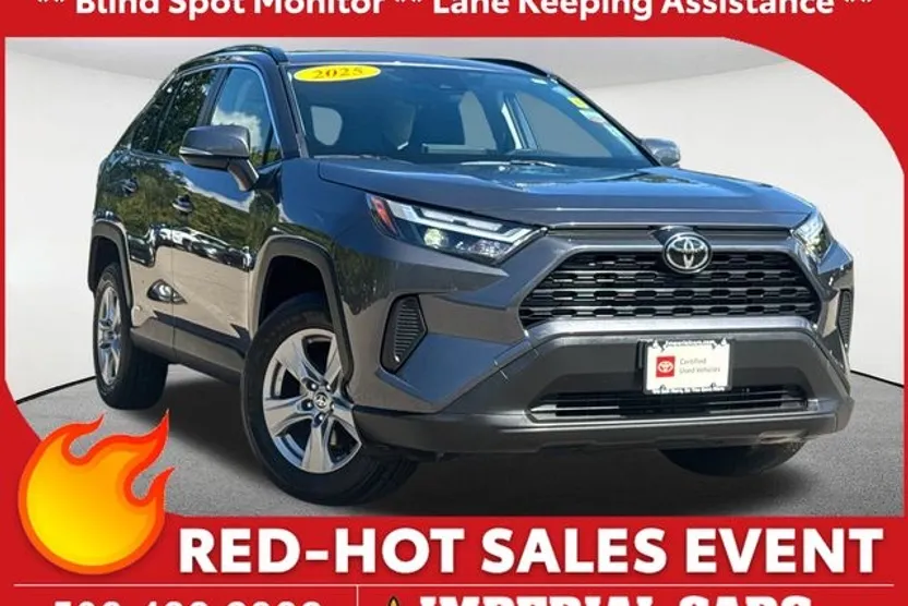 2025 Toyota RAV4 Hybrid XLE photo 1