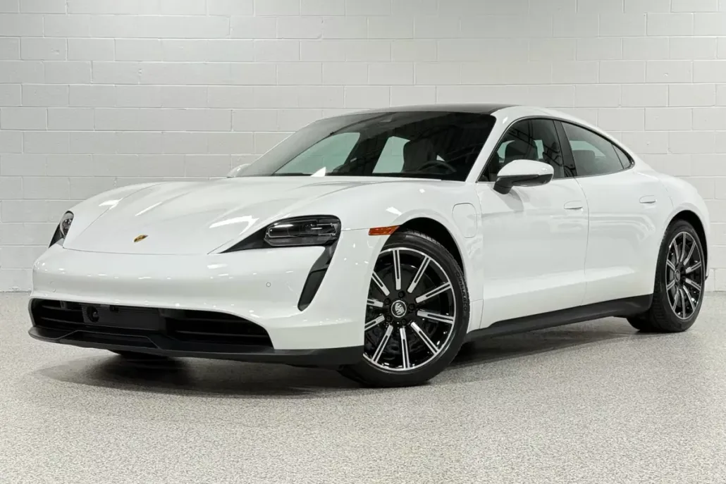 2023 Porsche Taycan photo 1