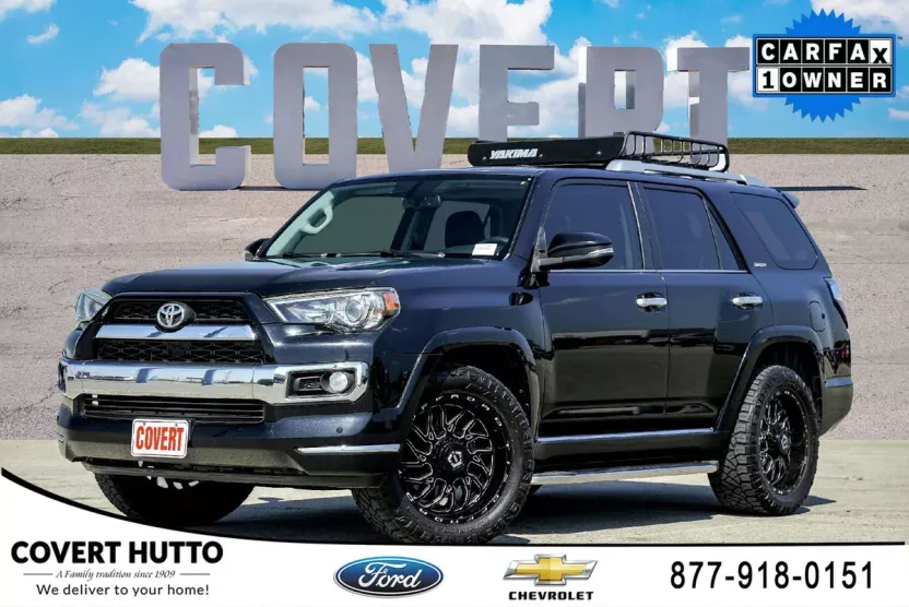 2018 Toyota RAV4 LE photo 1